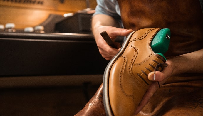 QB/T 1002: Quality and Safety Standards for Leather Shoes